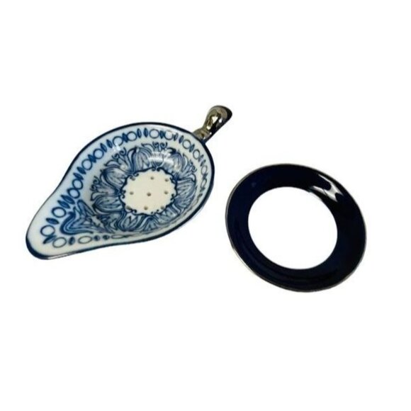 Bombay and Company Tea Strainer And Holder Set Blue White and Silver Porcelain 3 - Picture 4 of 4